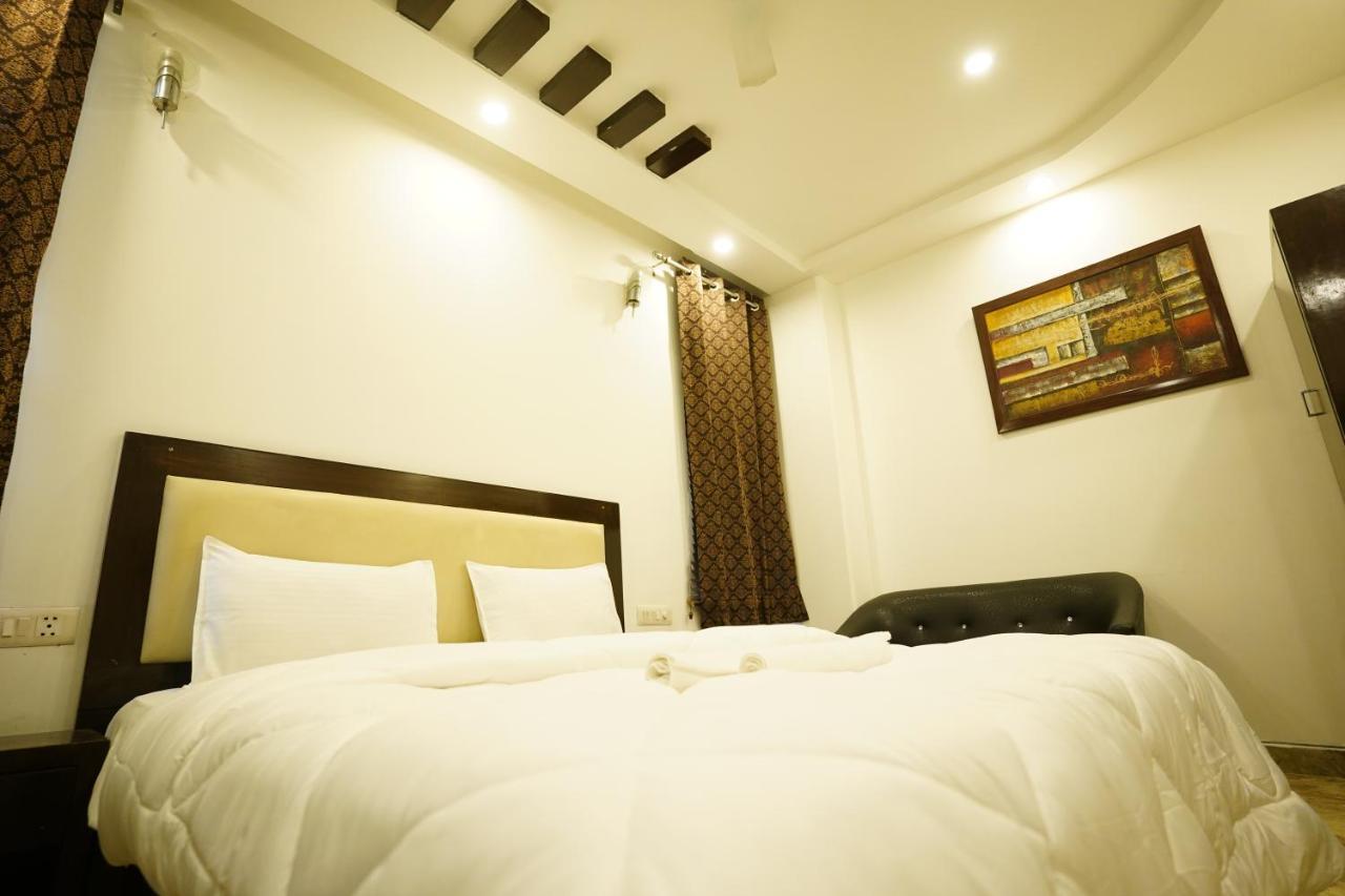 Hotel Sehej Inn Nuova Delhi Esterno foto